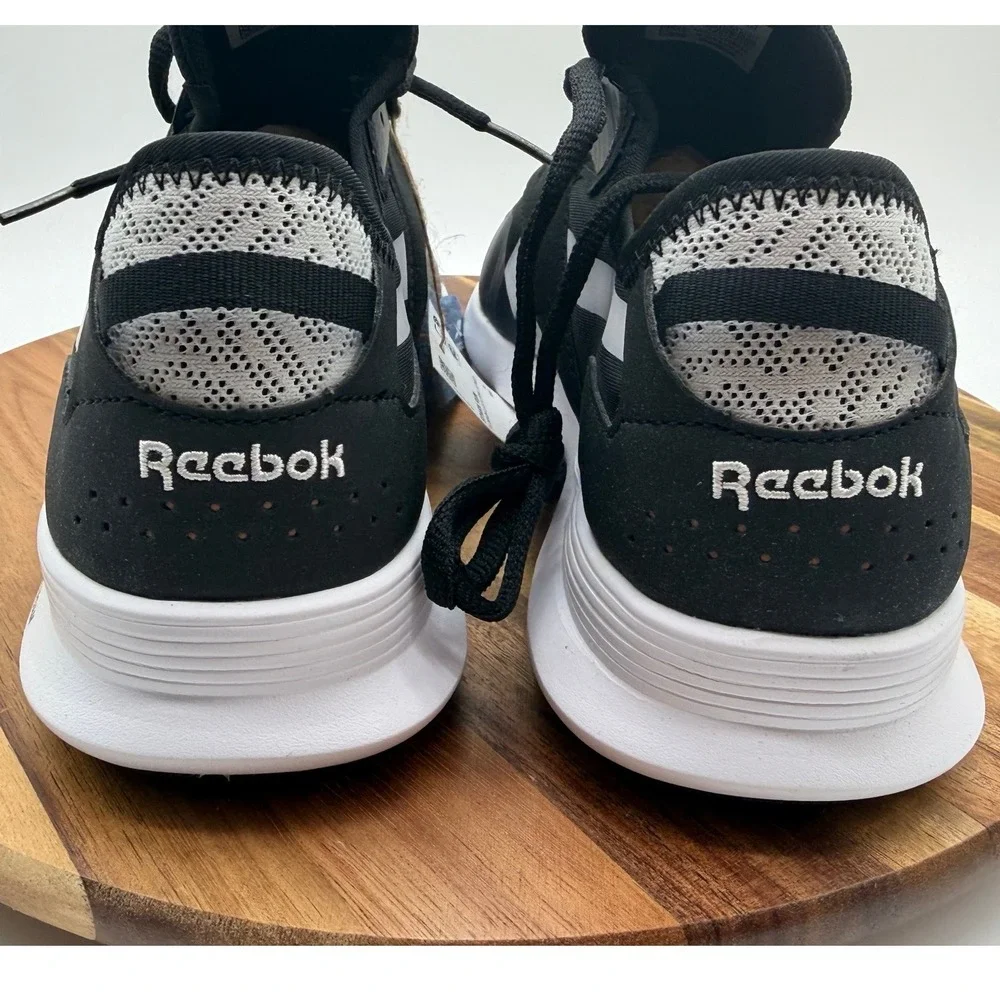 Reebok Women's Size 11 Spark RunRunning Shoes Black White Sneakers  ‎ 0402